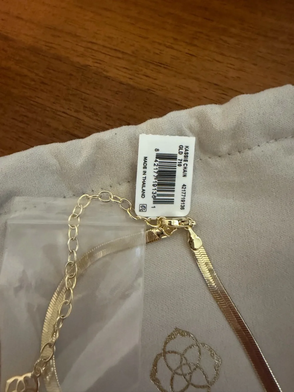 Kendra Scott Kassie Chain Necklace - Elegant Women's Jewelry - Picture 5 of 5